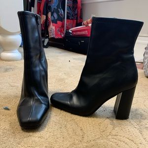 Steve Madden size 8 lynden black square toe heeled boots heel height 3.75 inches